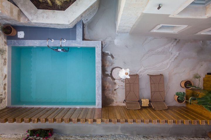 Pool 49 of 69