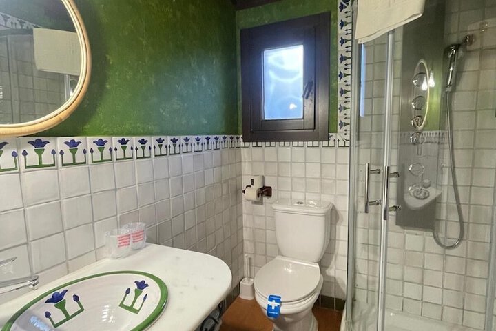 Room 53 of 70