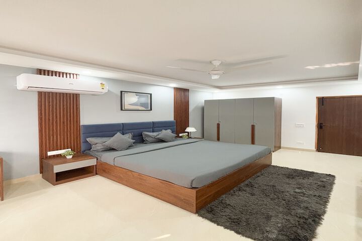 Room 9 of 25