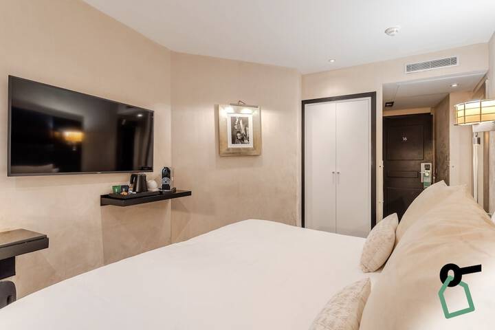 Room 32 of 71