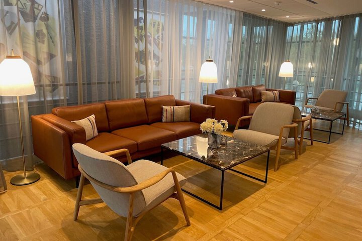 Entrance & Lobby