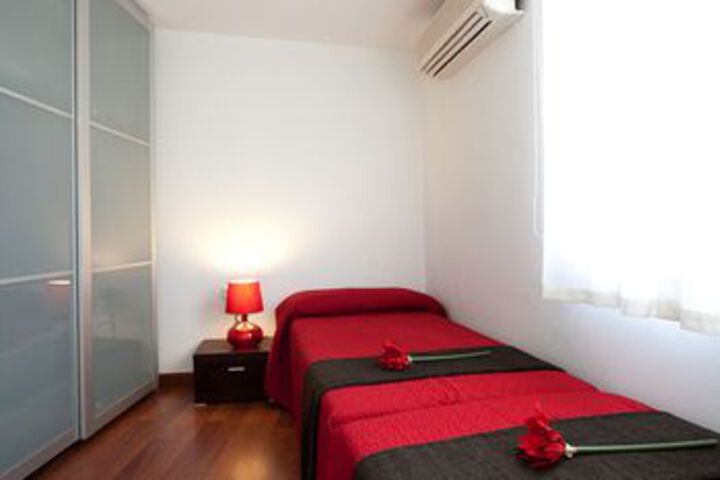 Room 10 of 19