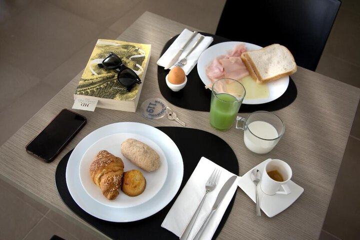 Breakfast/Coffee Service 44 of 51