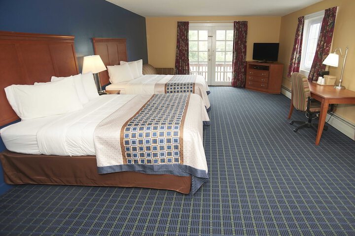 Quadruple Deluxe Queen Bed (23 of 28)