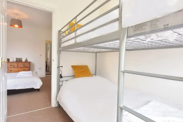 Room 2 of 9