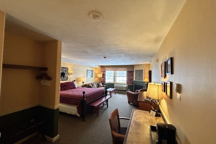 Room 92 of 259