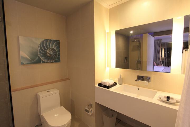 Room 73 of 144