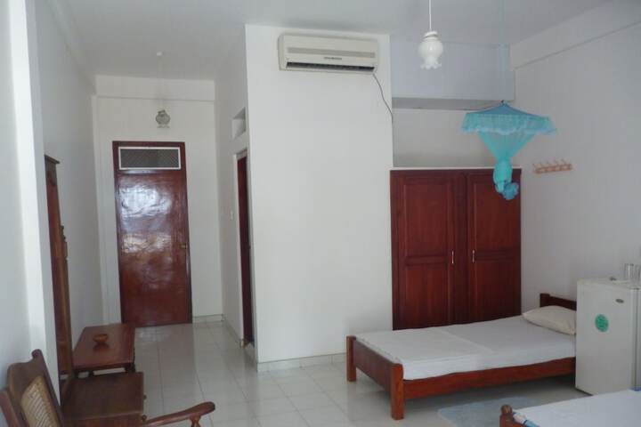 Room 6 of 68
