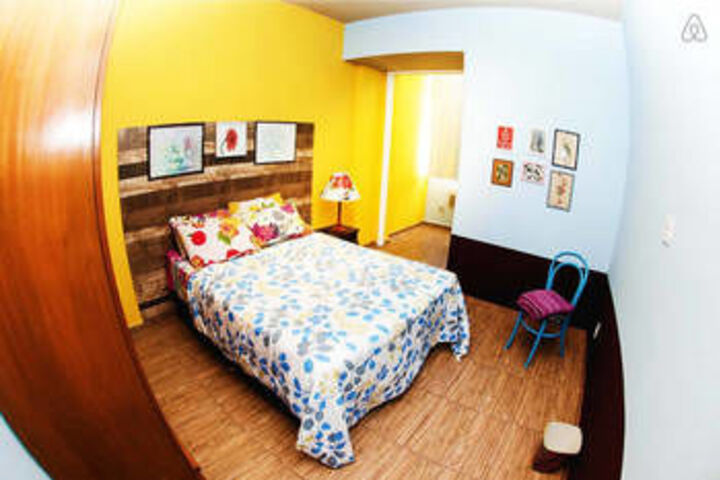 Room 9 of 12