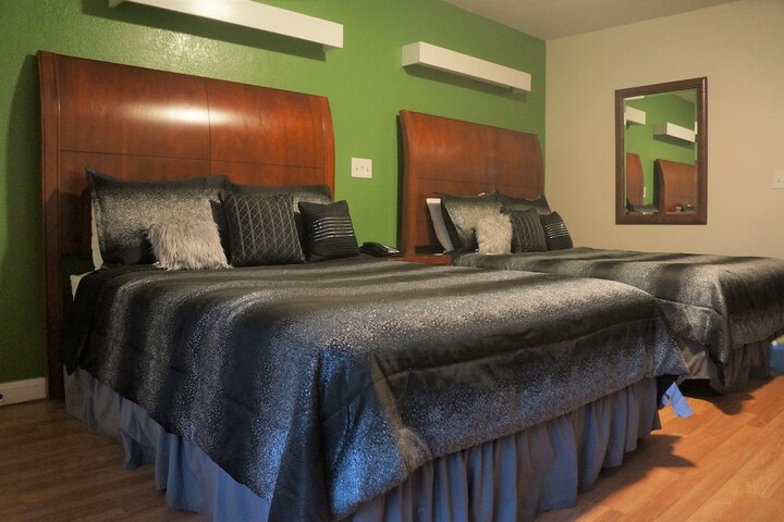 Single Room 1 King Bed (28 of 36)