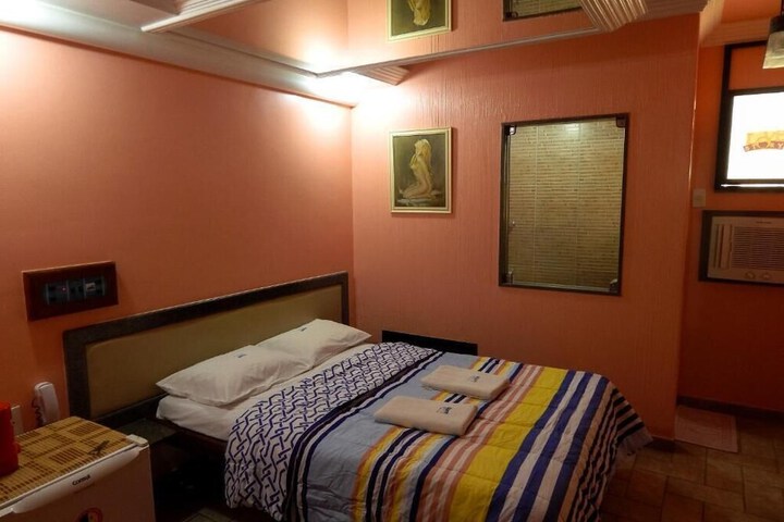 Room 19 of 28