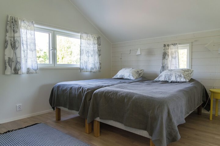 Room 5 of 38