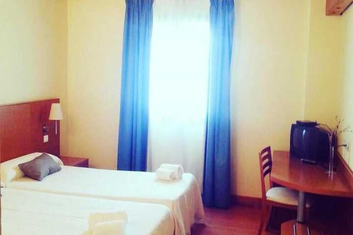 Room 6 of 68