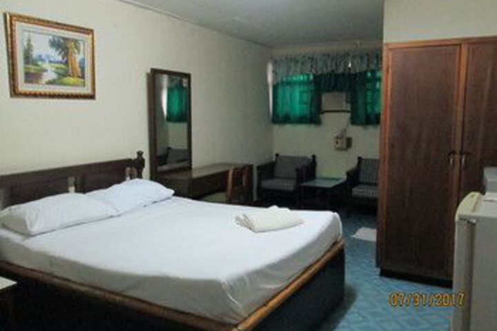 Room 12 of 30