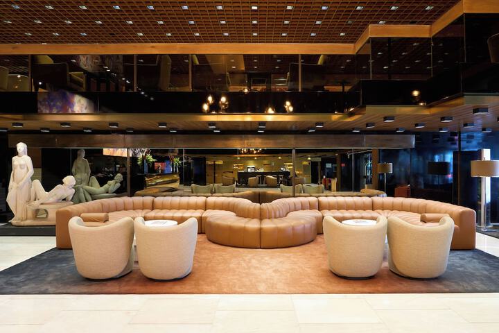 Guest Lobby