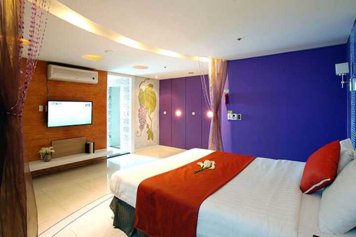 Room 21 of 51