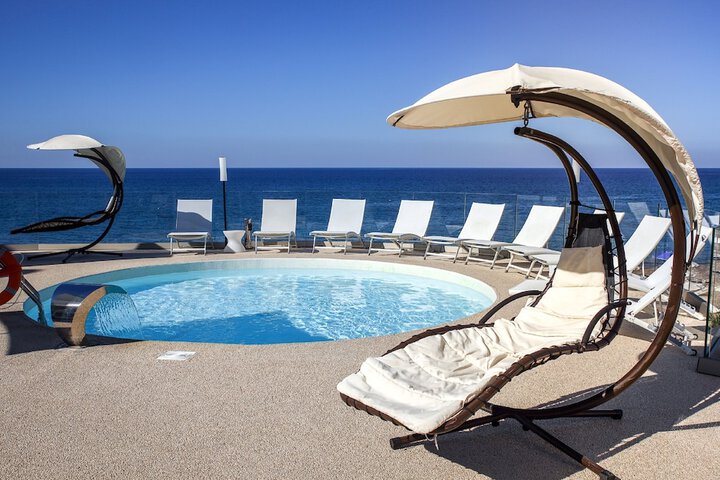 Pool 32 of 62