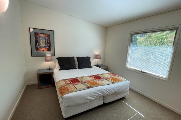 Room 11 of 40