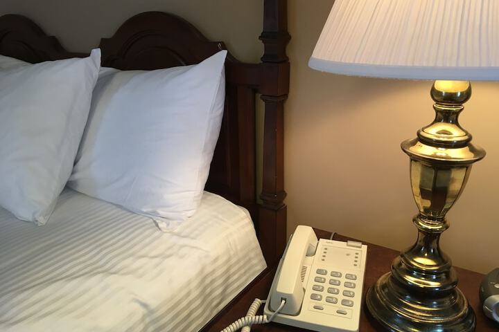 Room 18 of 118
