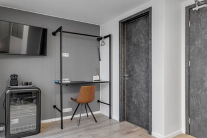 Room 139 of 219
