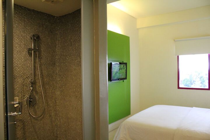Room 5 of 30