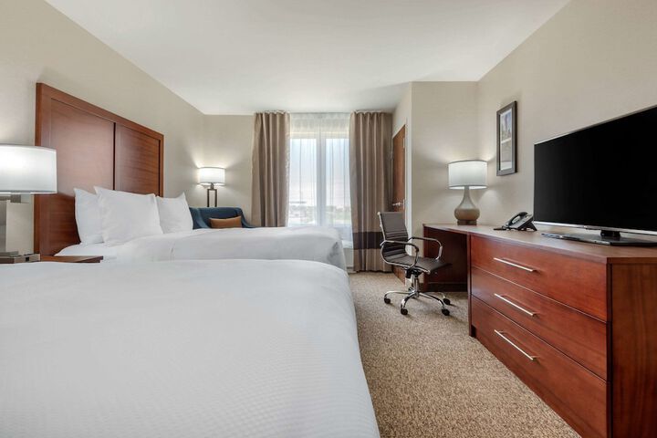 2 Queen Beds (3 of 6)