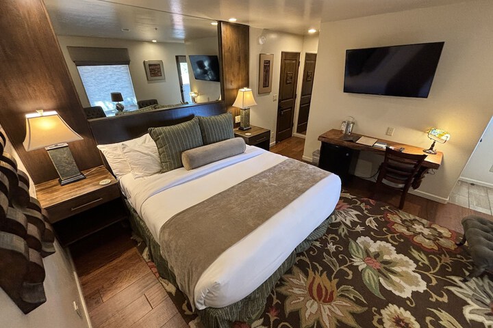 Room 56 of 285