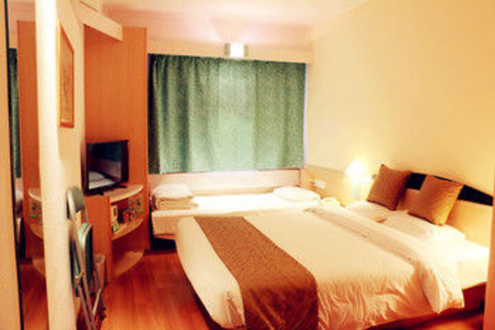 Room 9 of 29