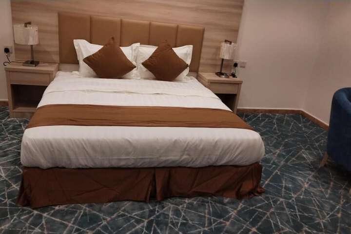 Room 12 of 21