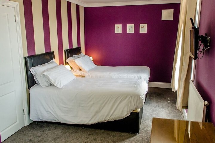 Room 10 of 19