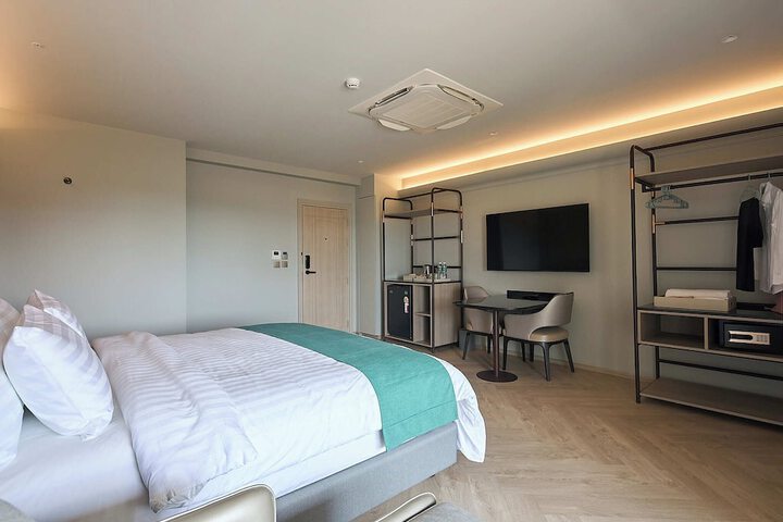 Room 30 of 209
