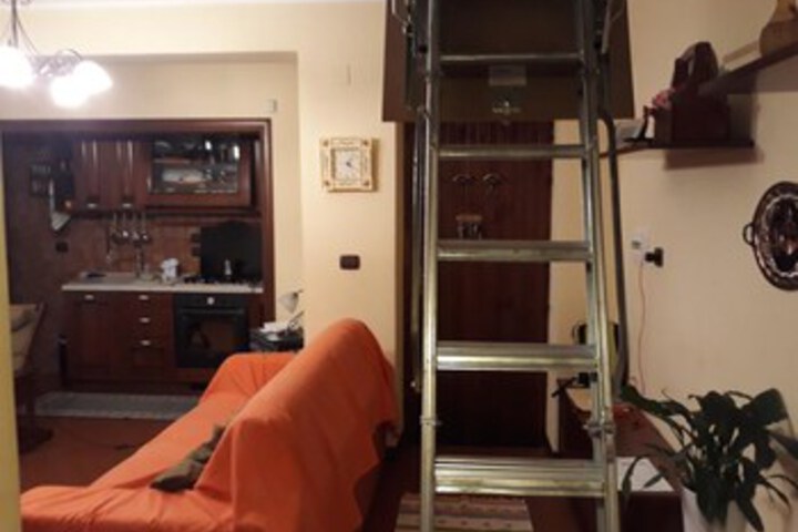 Room 9 of 15