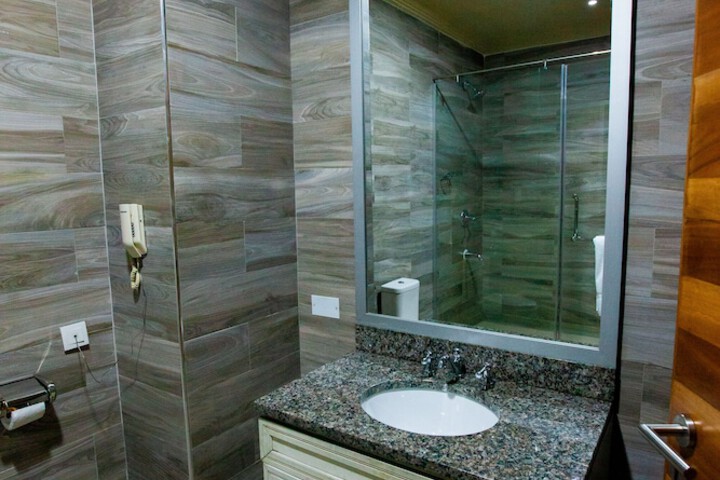 Room 20 of 29