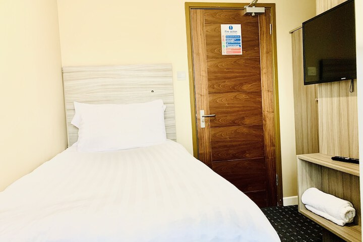 Room 10 of 31