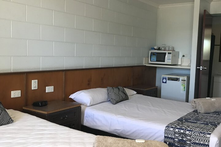 Room 8 of 85
