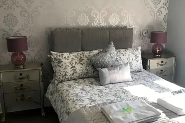 Room 5 of 13