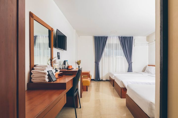 Room 15 of 28
