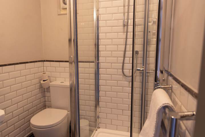 Room 14 of 40