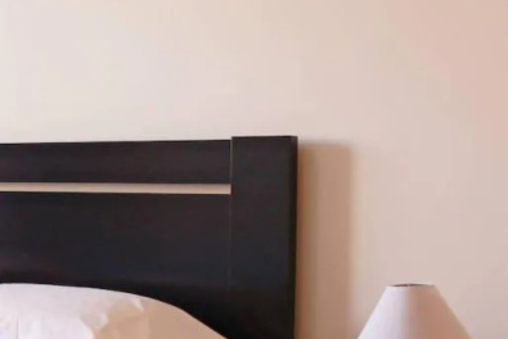 Room 5 of 10