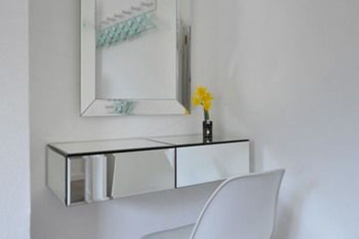 Room 6 of 20