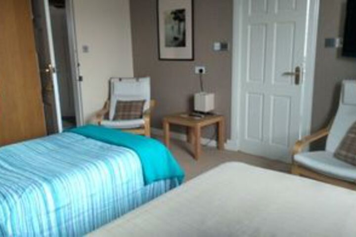 Room 17 of 28
