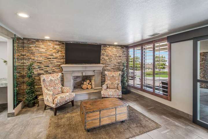 Entrance & Lobby