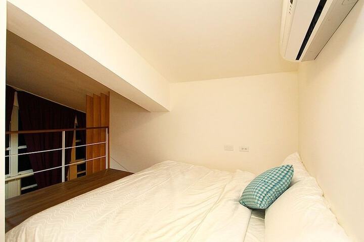 Room 8 of 29