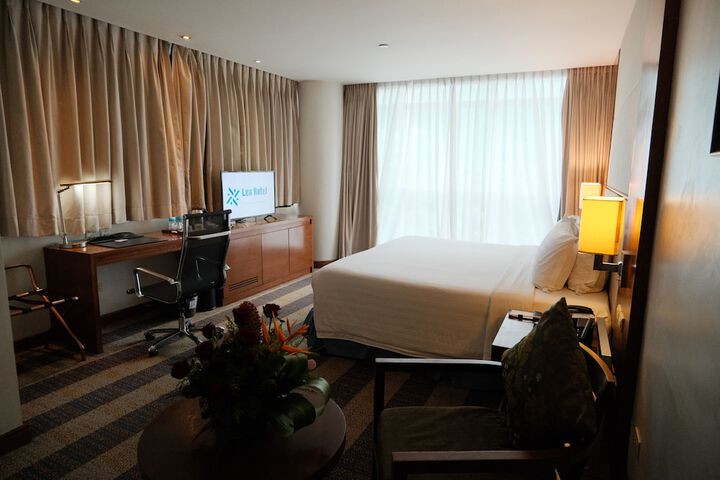Room 18 of 90