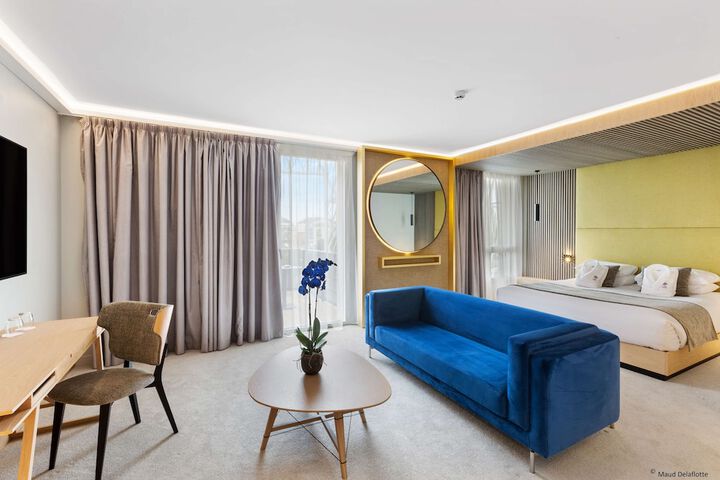 Room 9 of 37