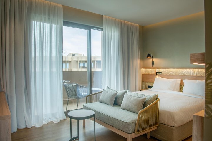 Room 41 of 328