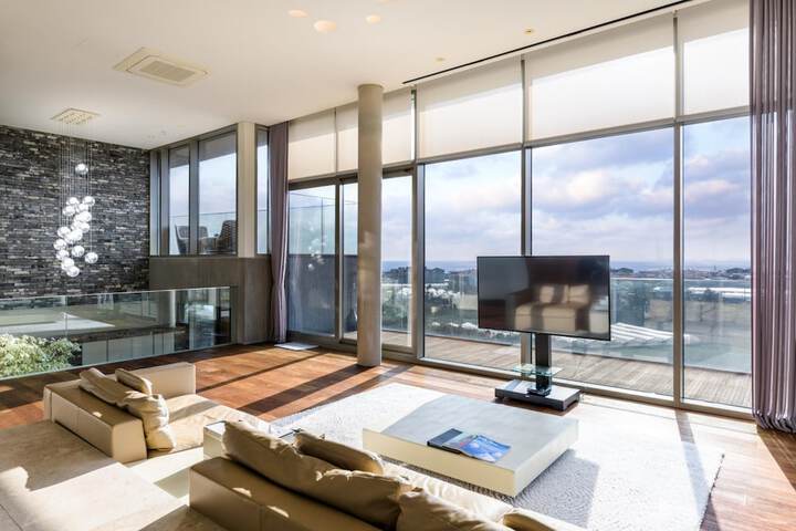 Room 41 of 179