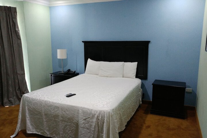 Room 12 of 36