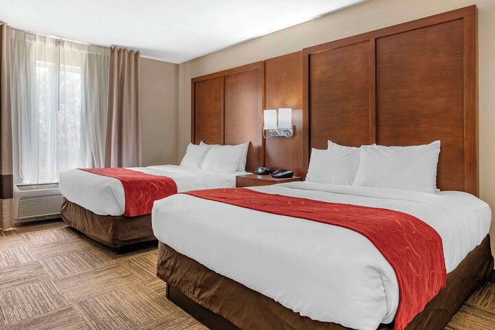 Suite 2 Queen Beds (27 of 27)