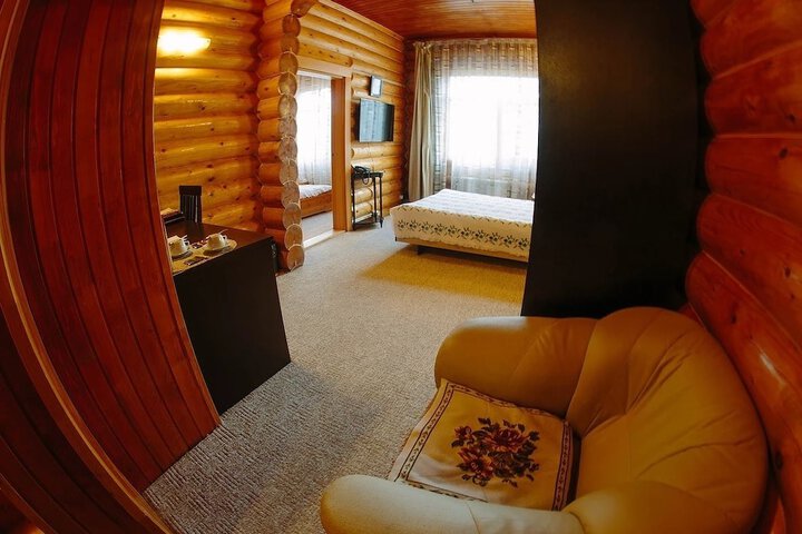 Room 13 of 33
